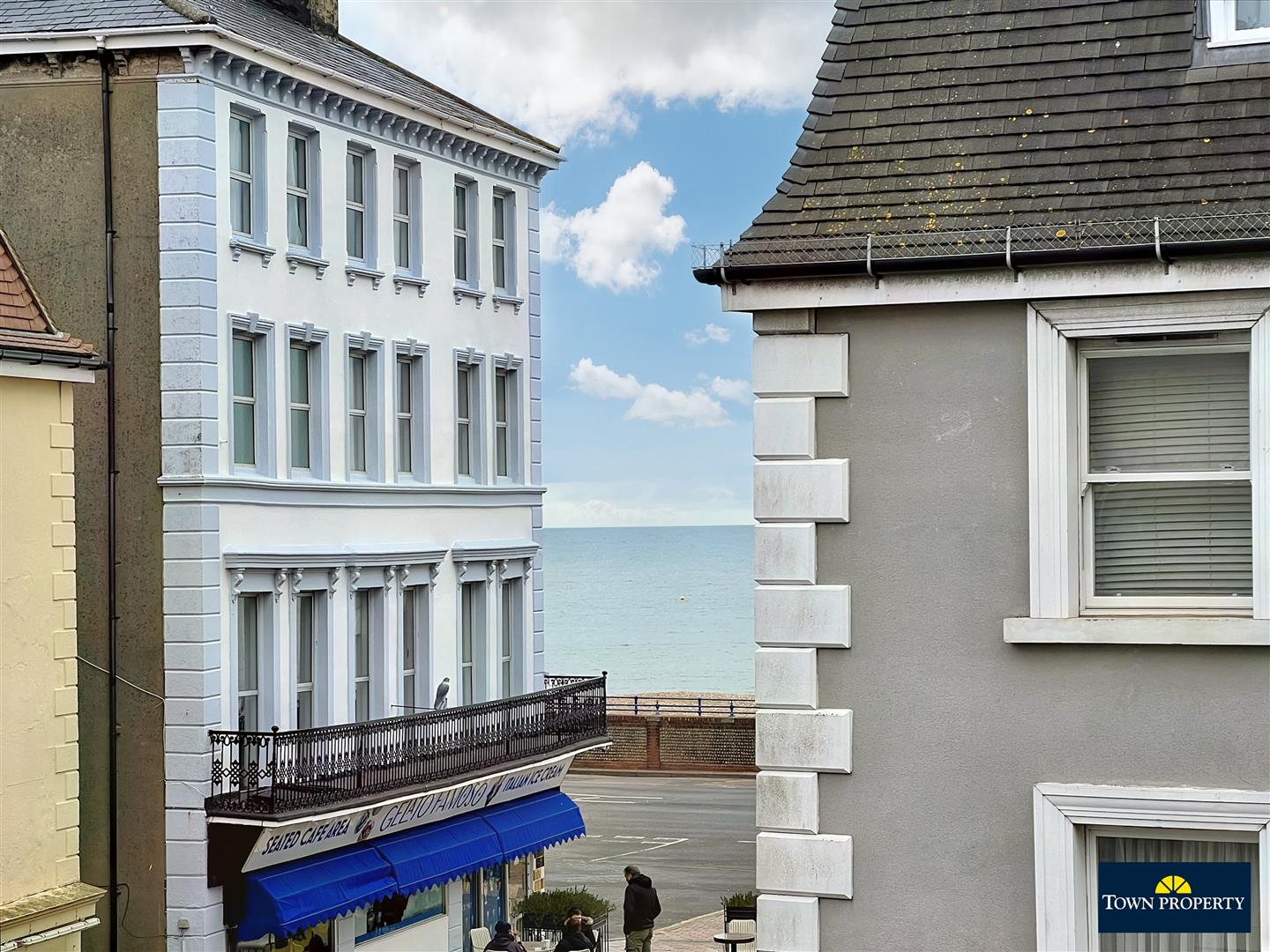 Property Details for 20 Seaside Eastbourne BN22 7QJ Town Property Estate Agents. Eastbourne